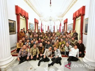 Jumpa jajaran kabinetnya, Jokowi: "Terima kasih..atas kerja kerasnya untuk negara ini"