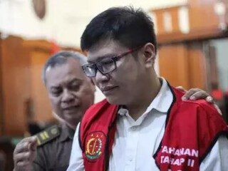 Tiga hakim pemvonis bebas Ronald Tannur kasus penganiayaan  ditangkap Kejagung