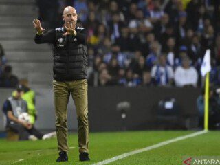 Erik ten Hag dipecat, Ruud van Nisterooy jadi suksesor sementara pelatih MU