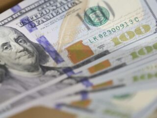 Iran-Israel tegang, dolar AS melesat ke posisi Rp15.260