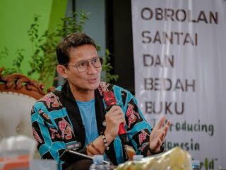 Sandiaga luncurkan buku “Introducing Indonesia to The World”: Promosi potensi desa wisata