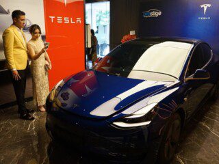 Teknologi FSD mobil Tesla, memungkinkan swakemudi penuh tanpa kendali manusia
