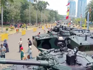 Parade Alutsista TNI sita perhatian,  Pemrov DKI imbau WFH 5 Oktober