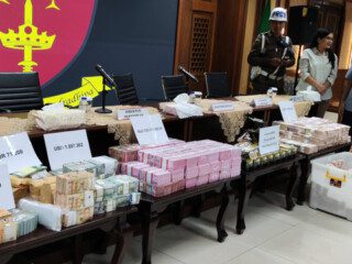 Kejagung ungkap skandal dugaan suap vonis bebas Tannur,  Jampidsus pamerkan uang hampir Rp1 T