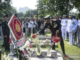 Panglima dan jajaran petinggi TNI ziarah ke TMP Kalibata jelang HUT ke-79