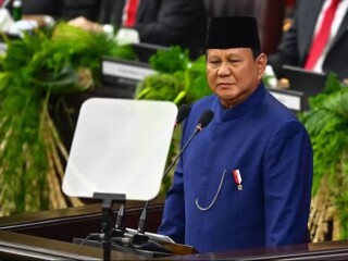 Prabowo naikkan gaji guru sebesar 100 persen, plus tunjangan Rp2 juta per bulan