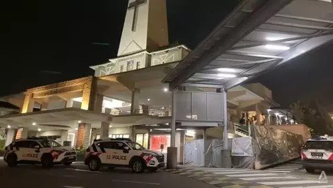 Seorang Pastor saat jalani Misa di Gereja St Joseph Bukit Timah Atas ditikam.Ist