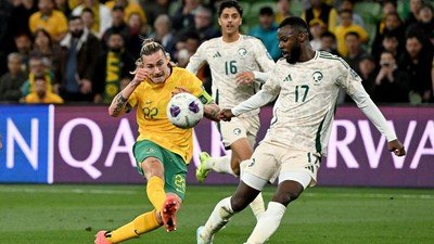 Australia ditahan imbang Arab Saudi pada laga Kualifikasi Piala Dunia 2026. (AFP/William West)