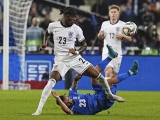 Tebus kekalahan,  Inggris hajar Yunani 3-0 di stadion kebanggaan Olimpiade Athena