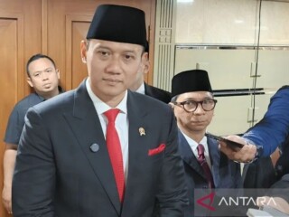 Harga tiket pesawat jelang Natal dan Tahun Baru akan turun, AHY: Sudah dirapatkan dengan kementerian terkait