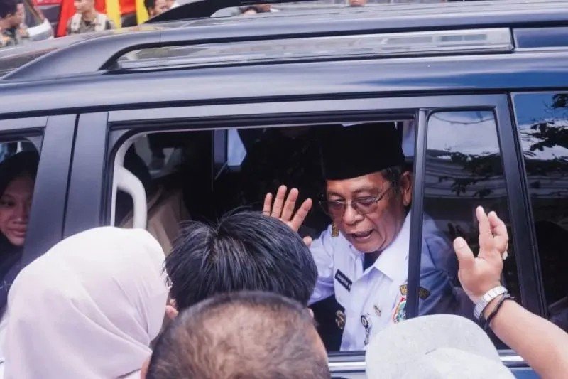 Gubernur Kalsel Sahbirin Noor berpamitan kepada ASN lingkup Pemprov Kalsel usai menyatakan diri mundur dari jabatan sebagai Gubernur Kalimantan Selatan, Rabu (13/11/2024). ANTARA/ HO-Biro Adpim Kalsel