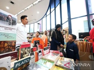 Peringatan hari anak sedunia, Wapres ajak anak-anak ke toko buku tanamkan minat baca sejak dini