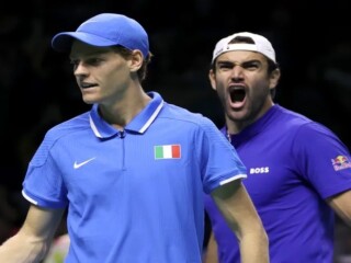 Jannik  bawa Italia ke semifinal Piala Davis usai tumbangkan Argentina