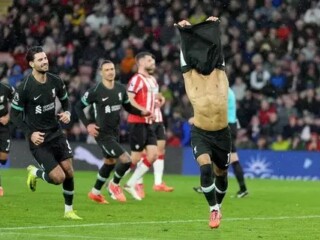 Borong dua gol, M Salah bawa Liverpool makin kokoh di puncak klasemen Liga Inggris