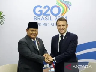 Terkait pengadaan pesawat tempur dan kapal selam, Prabowo-Macron bertemu