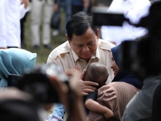 Ini gebrakan Prabowo dalam sebulan: Naikkan gaji guru 100 persen, UMP 6,5 persen