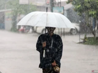 Hari ini Jakarta akan diguyur hujan, prediksi BMKG