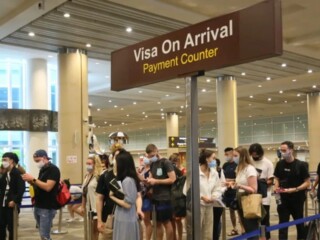 Verifikasi perpanjangan “Visa on Arrival” di Indonesia, dilakukan secara “online”