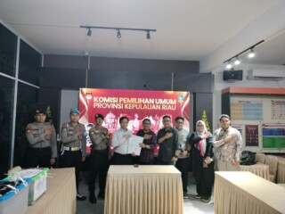 Distribusi dokumen rekap suara pilkada ke KPU Kepri dikawal Polresta Barelang