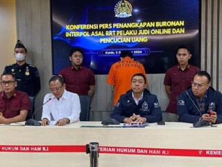 Buronan Interpol terkait judi 'online' ditangkap di Batam
