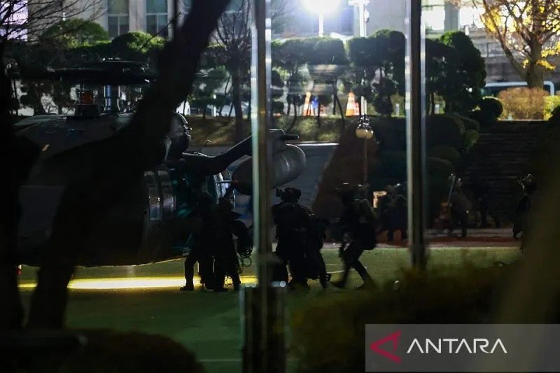 Para penasihat senior Presiden Korea Selatan Yoon Suk Yeol, termasuk kepala staf mengajukan pengunduran diri secara masal pada Rabu (4/12/2024). ANTARA/Yonhap/py/am.