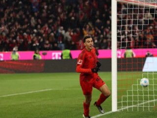 Hujan gol terjadi antara Muenchen vs Heidenheim, yang berakhir dengan kemenangan 'Die Roten'