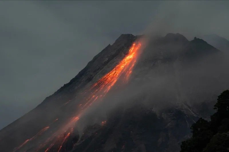 Gunung berapi Kanlaon, Filipina meletus yang berlangsumh selama empat menit. ANTARA/Anadolu/py