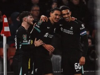 Tanpa turunkan skuad utama, Liverpool ke semifinal Piala Liga bersama Arsenal dan Newcastle