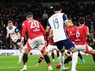 Bekuk MU, Tottenham susul Arsenal, Liverpool dan Newcastle ke semifinal Piala Liga Inggris