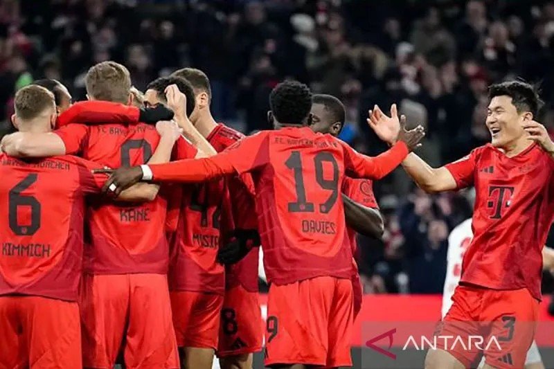 Bayern Muenchen FC merayakan gol mereka ketika melawan RB Leipzig dalam pertandingan Bundesliga pekan ke-15 di Allianz Arena pada Sabtu (21/12/2024) dini hari WIB. https://fcbayern.com.