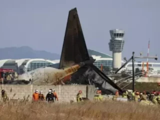 Tragedi di Muan, pesawat terhempas dan terbakar