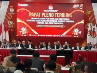 Permintaan saksi, pleno rekapitulasi suara Pilgub Jabar ditunda