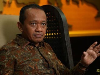 Bahlil pantau aktivitas gunung api untuk pastikan keamanan Tahun Baru 2025