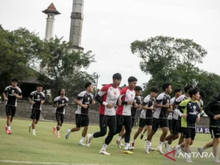 Tiba  di Solo, Timnas Indonesia langsung jalani latihan perdana