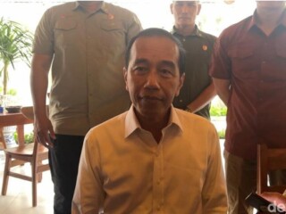 Jokowi tanggapi santai pernyataan Hasto soal dirinya dan keluarga bukan bagian dari PDIP lagi