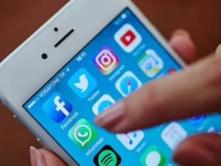 Tahun 2025? Ponsel kamu tidak bisa menggunakan ‘whatsapp’. Simak 4 langkah yang dapat dilakukan