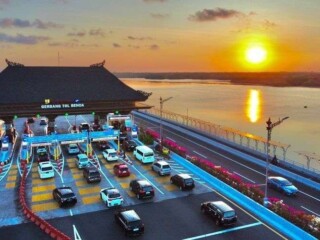 Pulau Bali diprediksi akan kedatangan puluhan ribu wisatawan, diharap manfaatkan transportasi umum