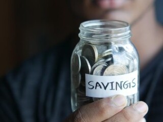 Tabungan ideal usia 30, pakar keuangan kasih patokan jelas