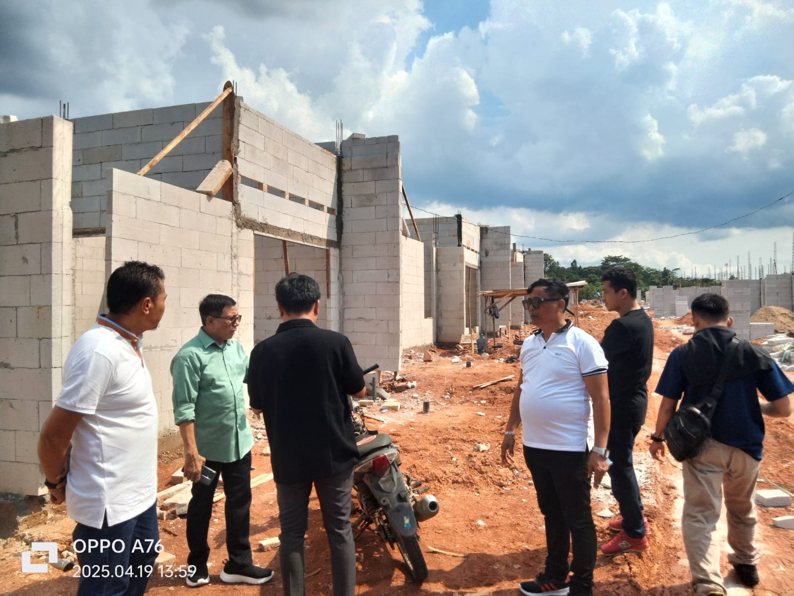 Ketua Umum PWI Pusat Hendry Ch Bangun, tinjau lokasi program rumah subsidi untuk wartawan