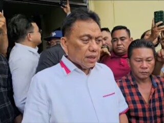 Usai diperiksa Polda Sulut, Olly Dondokambey beri keterangan kepada wartawan