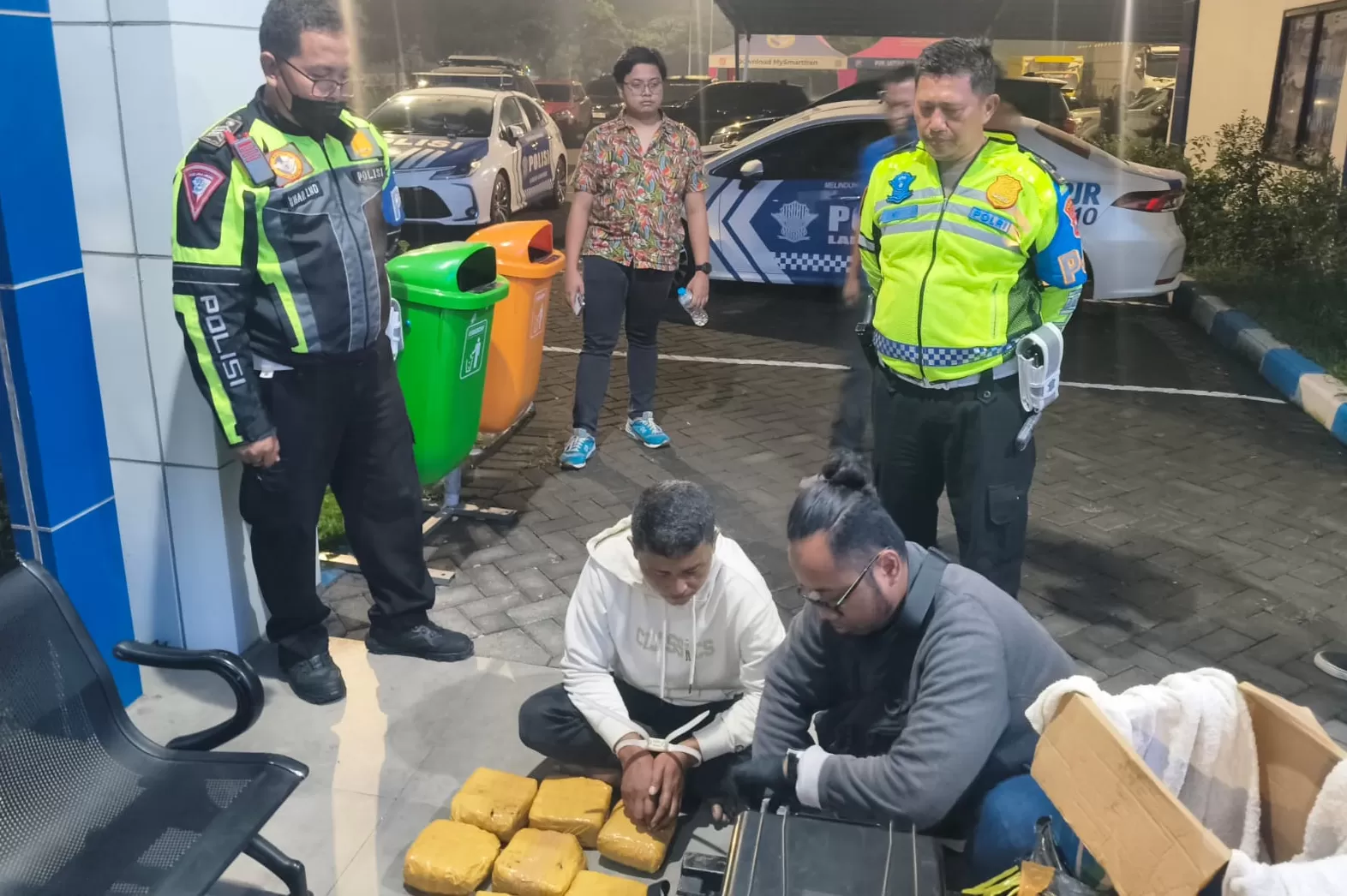 PJR dan BNNP Jatim gagalkan penyelundupan tujuh kilogram sabu-sabu