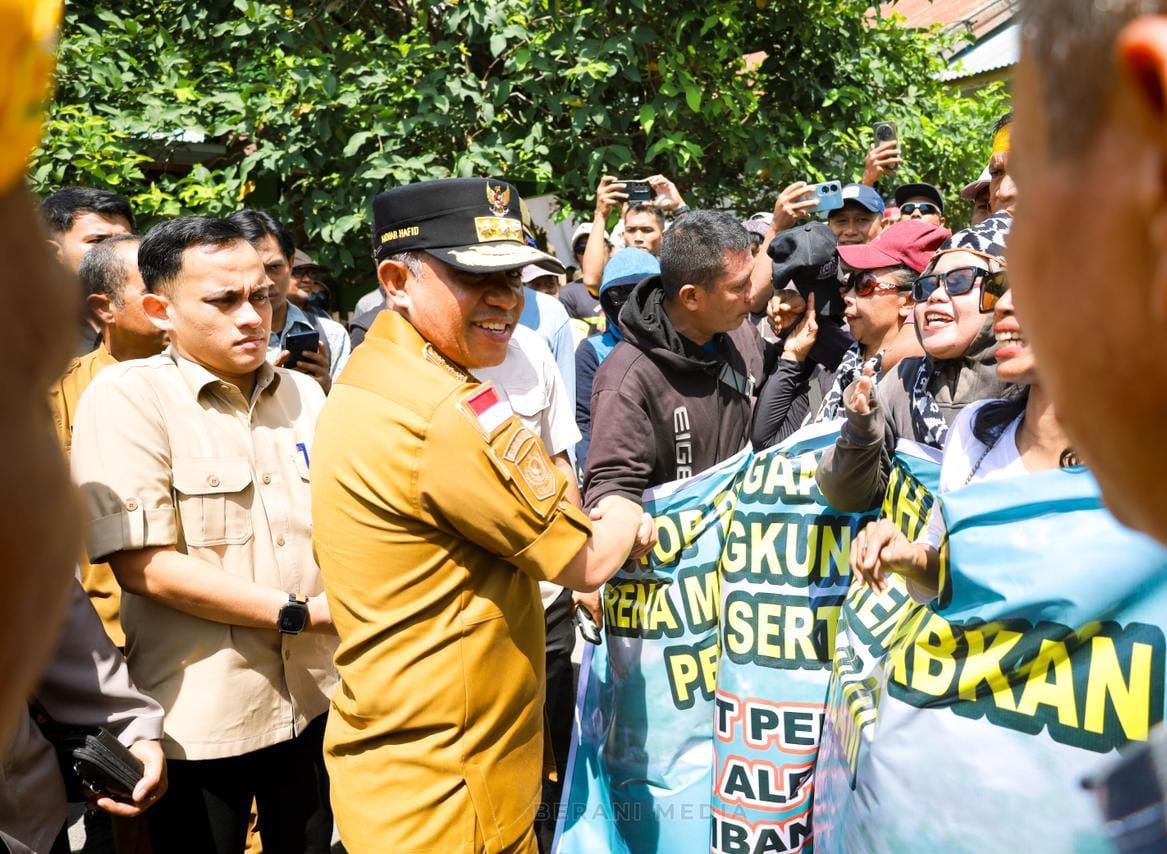 Gubernur Sulteng hentikan operasional tambang Galian C di Kota Palu, disambut tetesan air mata