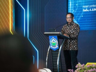 Mendagri: "Daerah biarkan saja rapat di hotel dan restoran, tidak apa-apa"