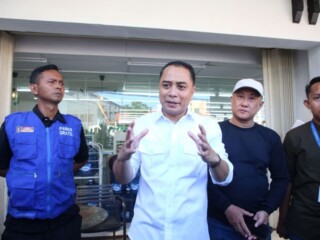 Pro kontra kebijakan Wali Kota Surabaya soal jukir di minimarket