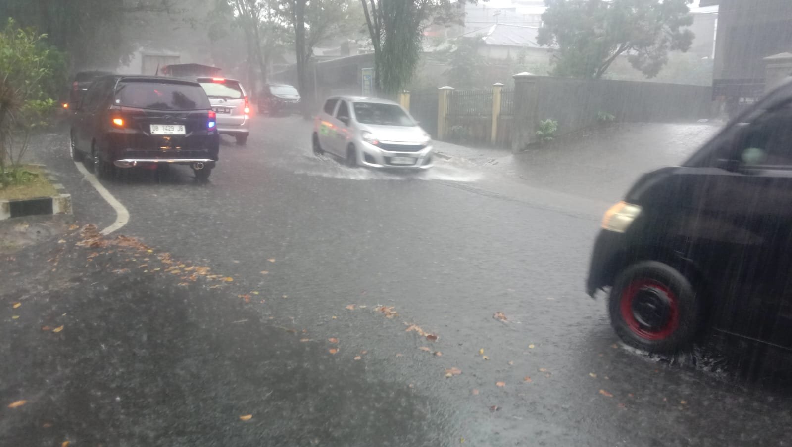 Termasuk Manado, hari ini mayoritas kota hujan