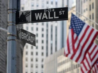 "Shutdown" AS picu gejolak pasar: S&P 500 dan Nasdaq Naik, Dow Jones tertahan