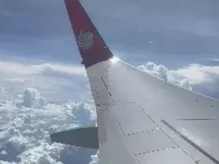 Waduh !!!  Sekrup sayap  Lion Air kendur saat terbang, penumpang syok