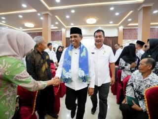 Gubernur Anwar Hafid: Tak boleh satu pun warga miskin tercecer dari program bantuan