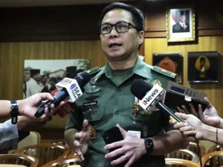 Brigjen TNI Frega lnkiriwang,  dari Kabiro Humas menjadi Direktur Strategi Pertahanan Kemenhan