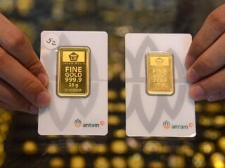 Harga emas Antam turun di Pegadaian hari ini, sementara UBS dan Galeri24 tetap stabil